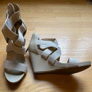 BCBG Sexy Summer sandals - size 10 women's